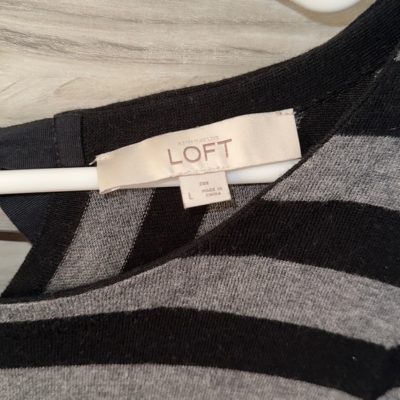 LOFT black & gray striped tunic top with bow neckline on back, EUC - Picture 3 of 7